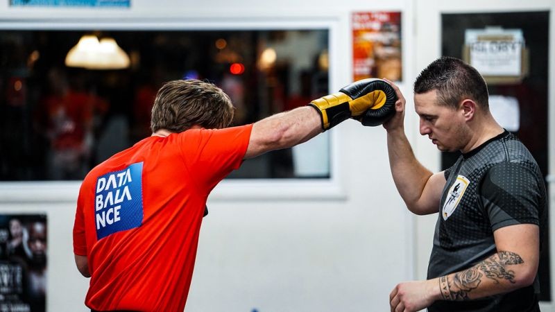 Nando van Wanrooij aan het werk als opname-expert