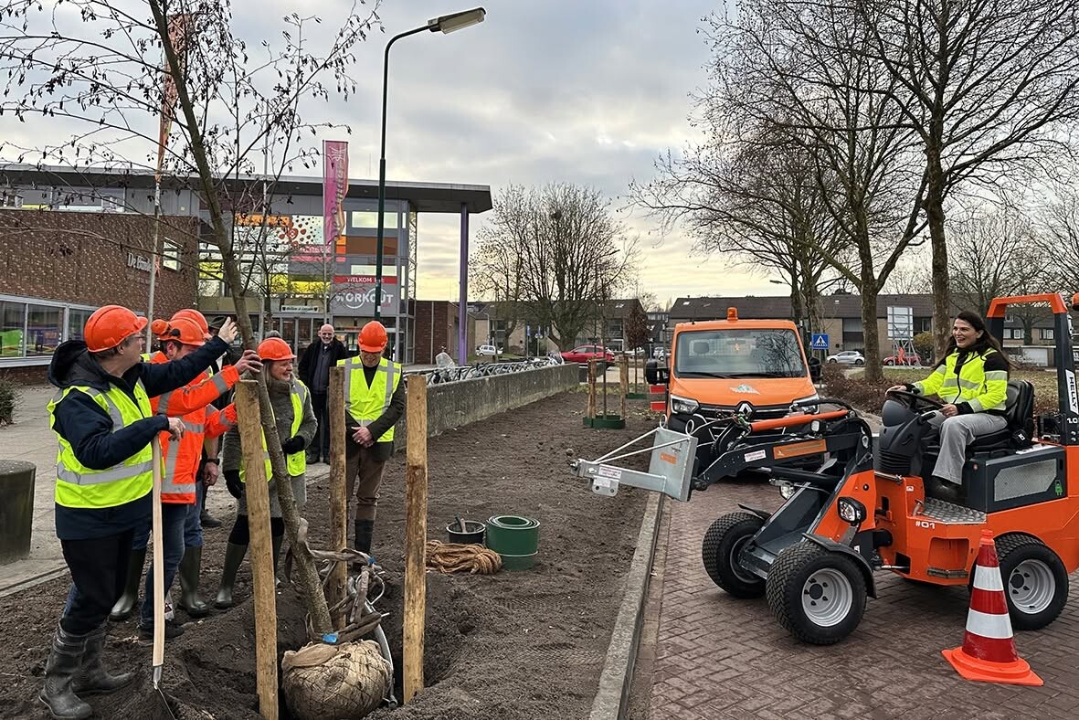 De vernieuwde Hoflaan in Leersum na de herinrichting