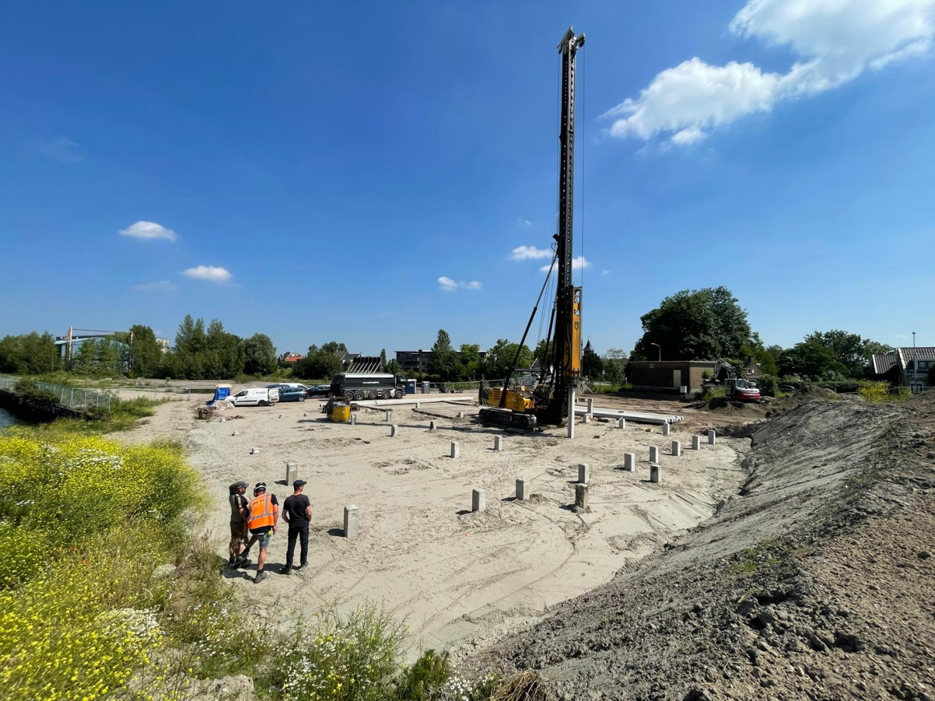 Heiwerk voor de fundering van Residentie De Noord